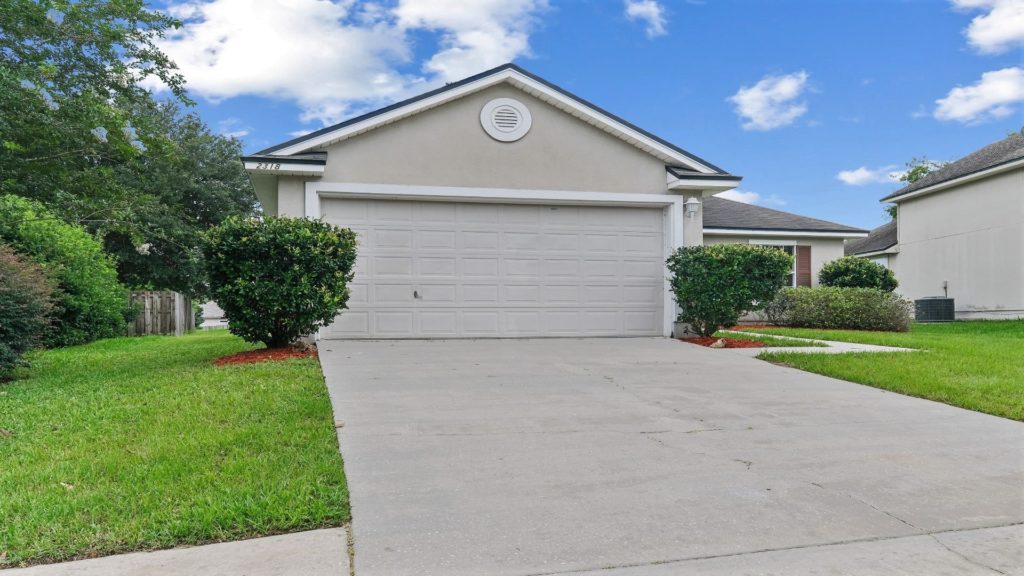 A front view of an orange park home purchased by duval home buyers